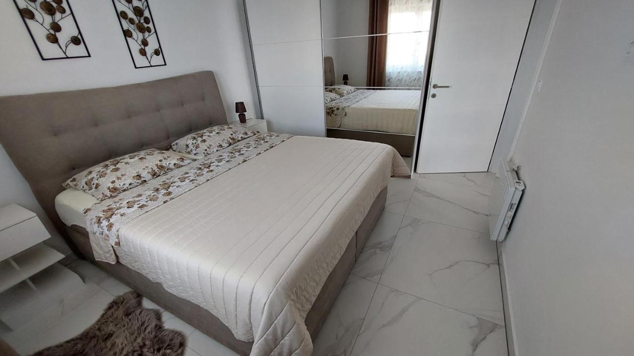 Апартаменти Penthouse Dream Look Рогозниця Екстер'єр фото